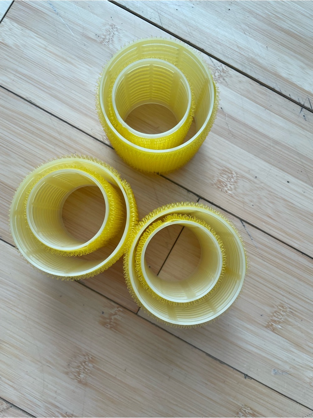 Drybar High Tops Yellow Self-Grip Hair Rollers - Picture 4 of 6